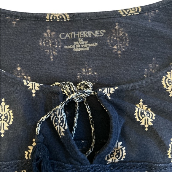 Catherines Plus Size 3X 26-28W Navy Blue Top with White Print & Neck Tassel Ties - Picture 5 of 9